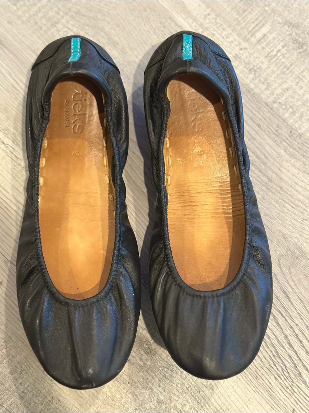 Tieks Black Leather Ballet Flats with Teal Stitch Tab Size 9